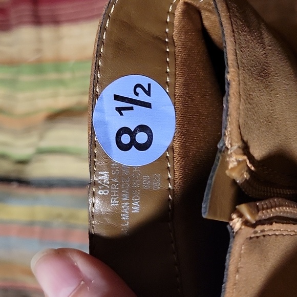 Tan boots - Picture 5 of 5